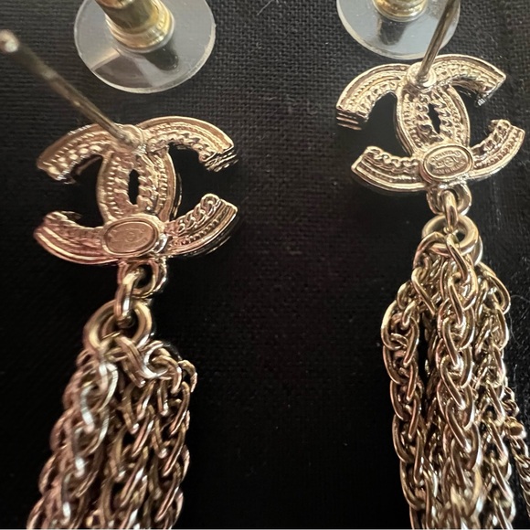 CHANEL CC Pearl Drop Earrings - Picture 4 of 5